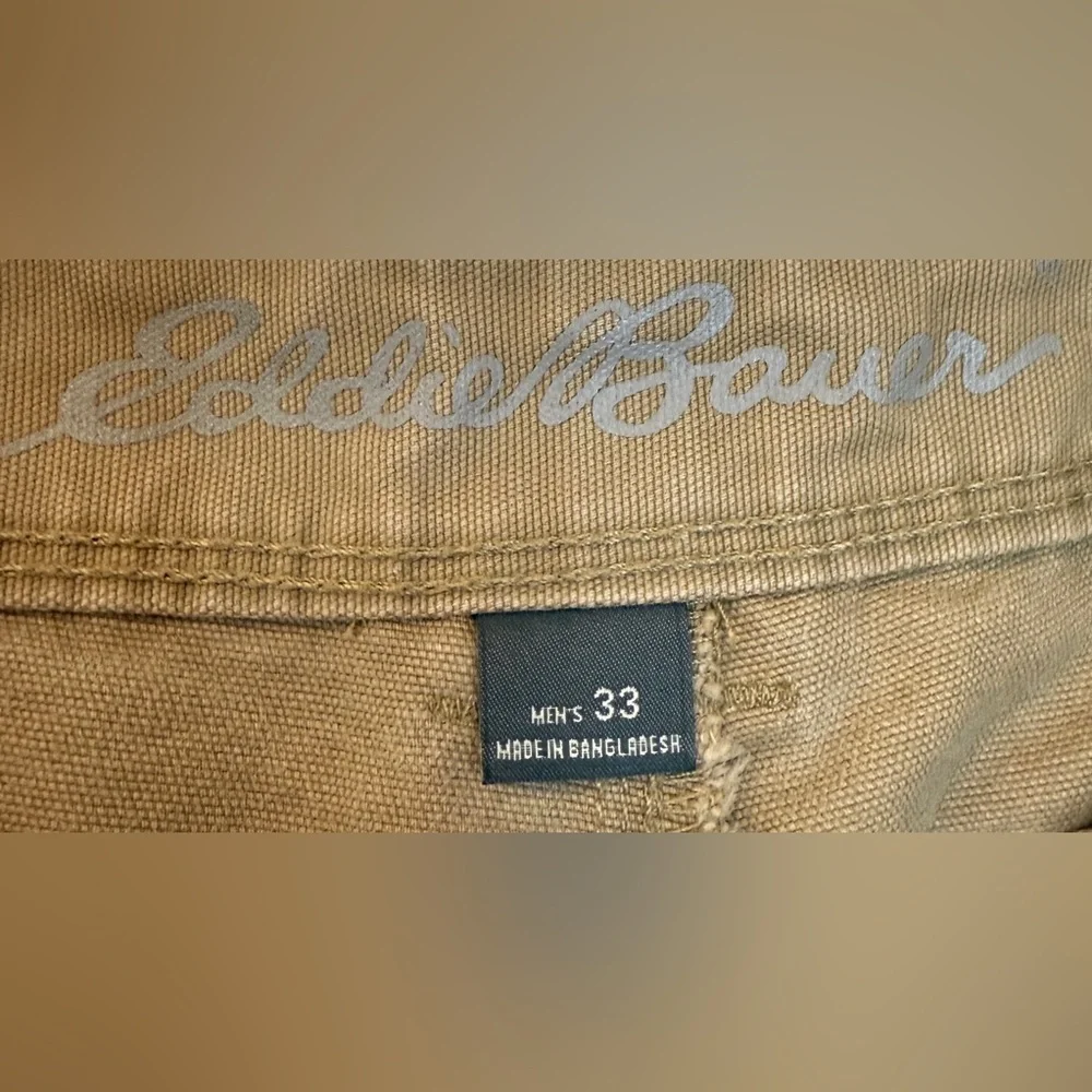 Eddie Bauer | Men's 100% Cotton Classic Khaki Cargo Shorts, Size 33 - Picture 2 of 16